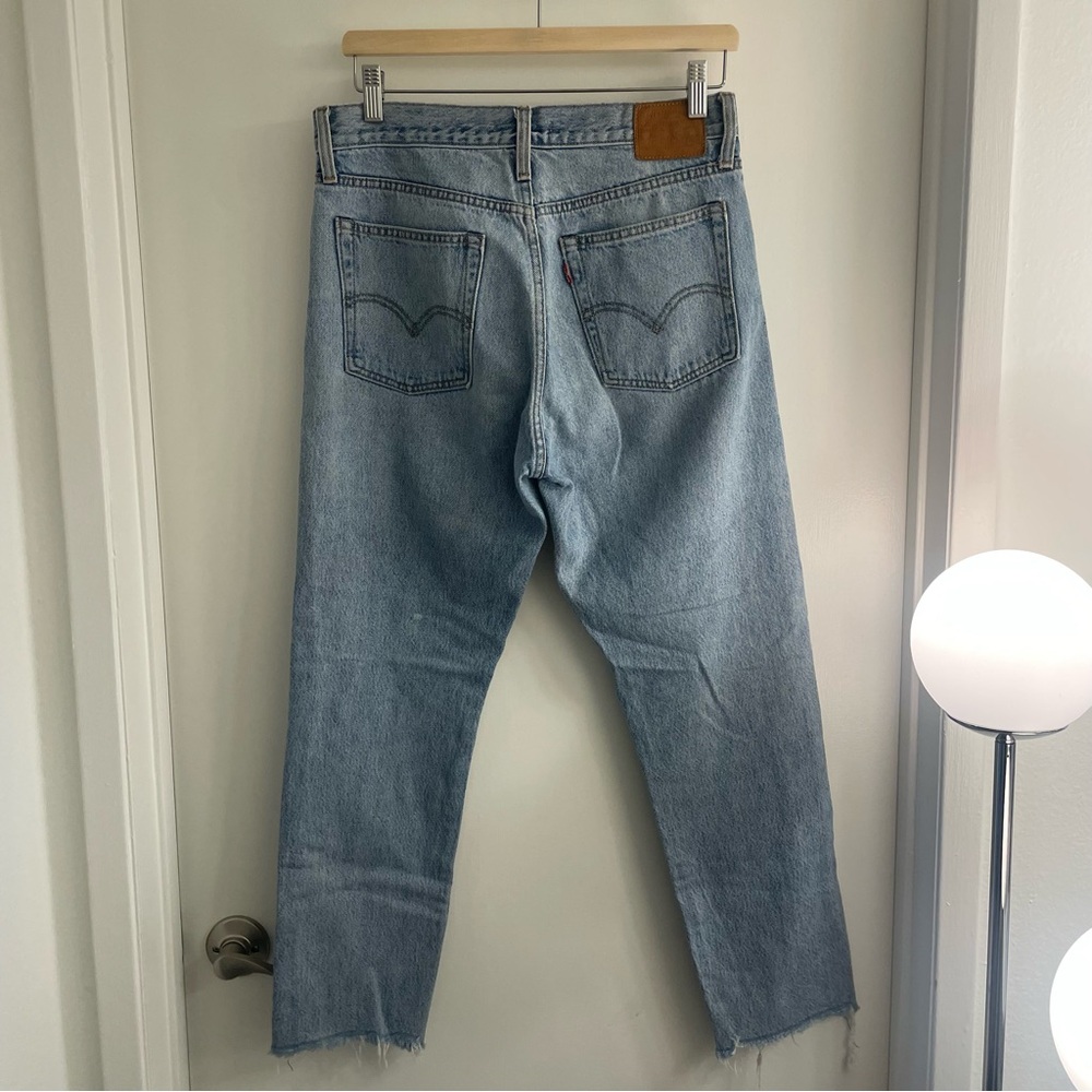 Levi's Wedgie in light wash